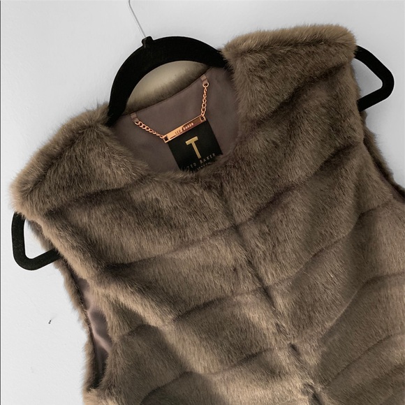 TED BAKER fur Gilet - Picture 1 of 9